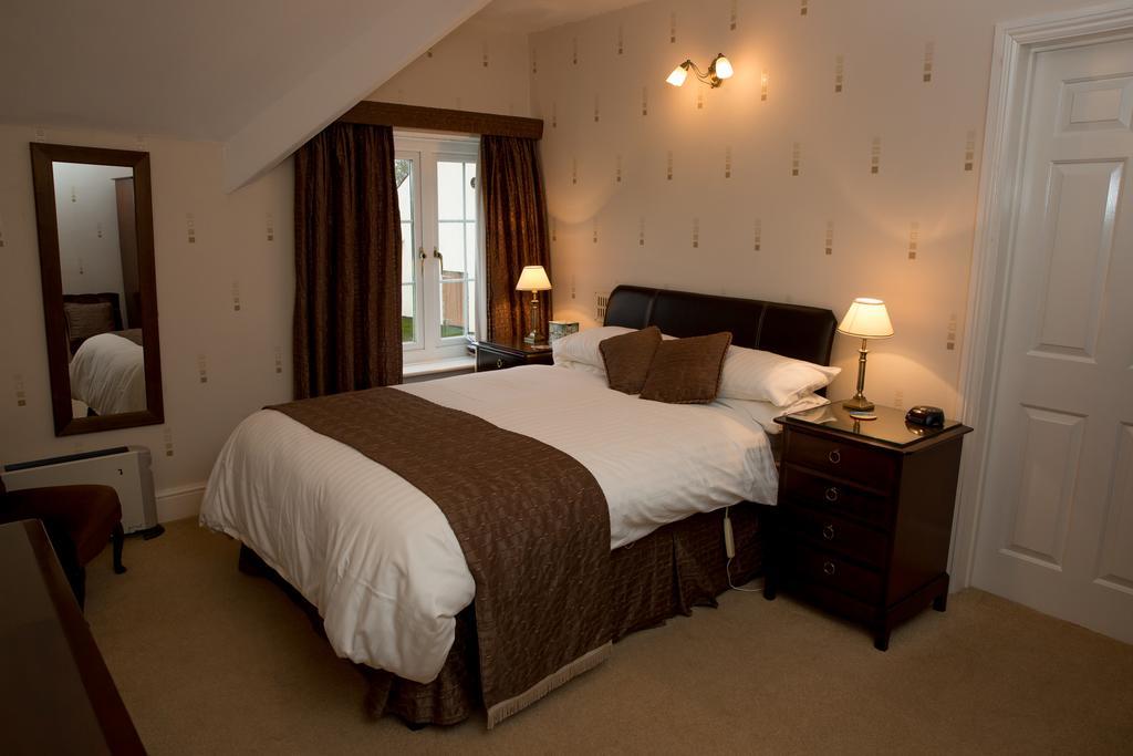 Weir Mill Farm Bed & Breakfast Кълъмптън Стая снимка